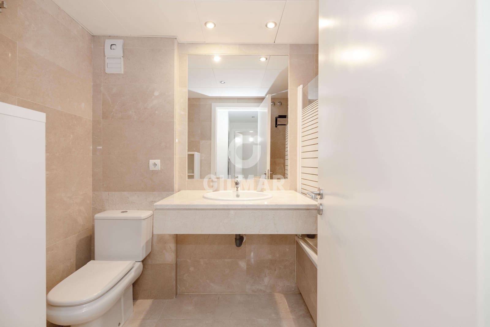 3 soveværelse Rækkehus til salg i Artola med swimmingpool garage - € 495.000 (Ref: 9402679)