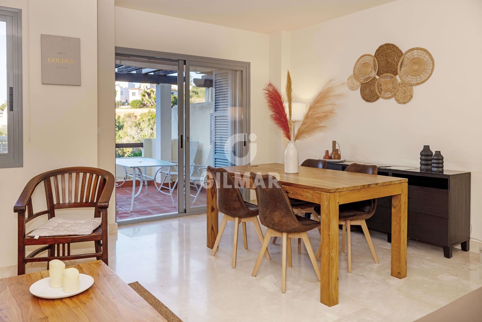 3 soveværelse Rækkehus til salg i Artola med swimmingpool garage - € 495.000 (Ref: 9402679)