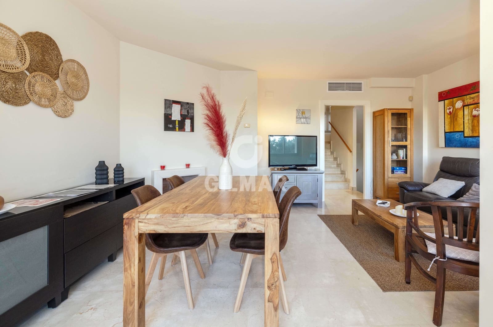 3 soveværelse Rækkehus til salg i Artola med swimmingpool garage - € 495.000 (Ref: 9402679)