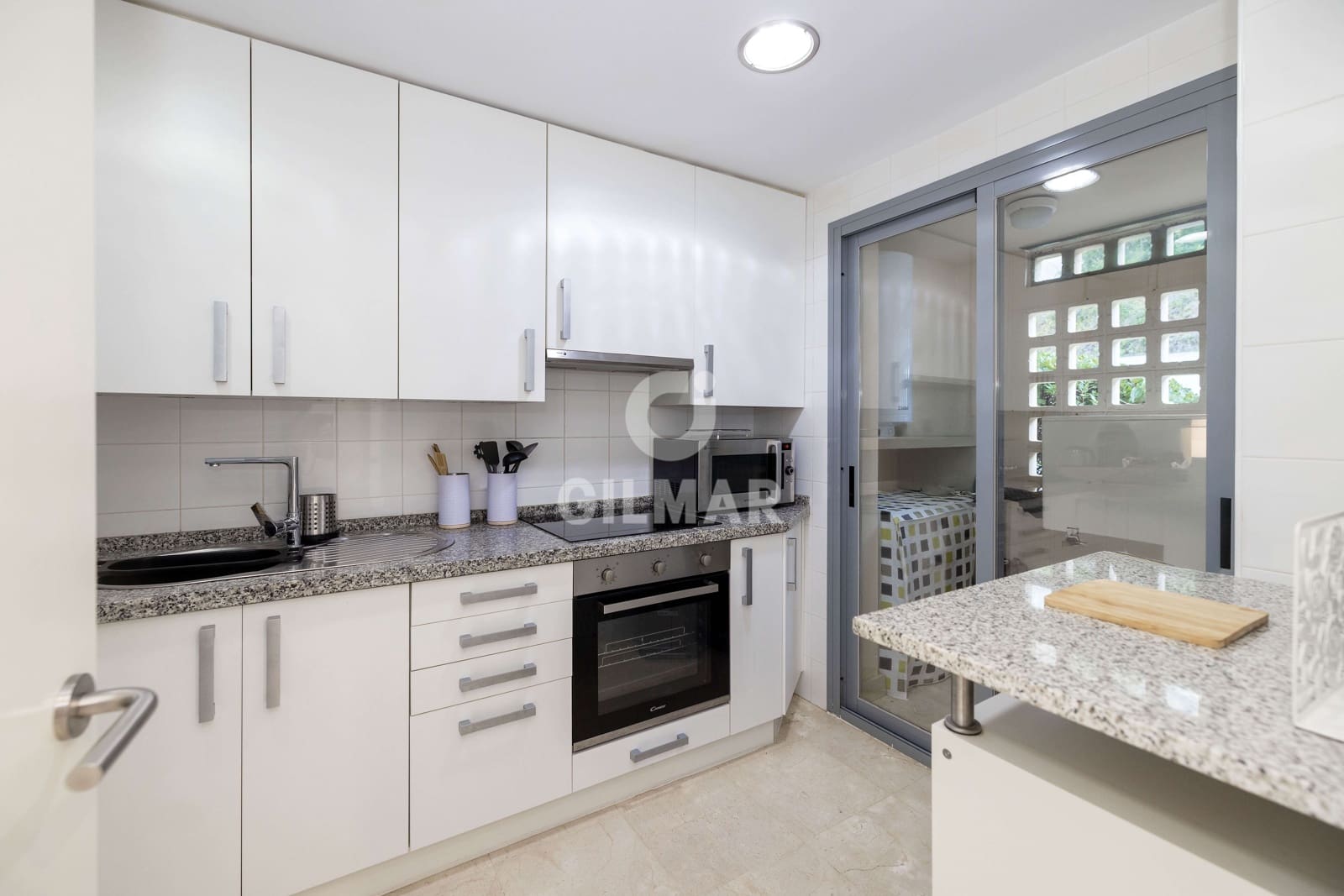 3 soveværelse Rækkehus til salg i Artola med swimmingpool garage - € 495.000 (Ref: 9402679)