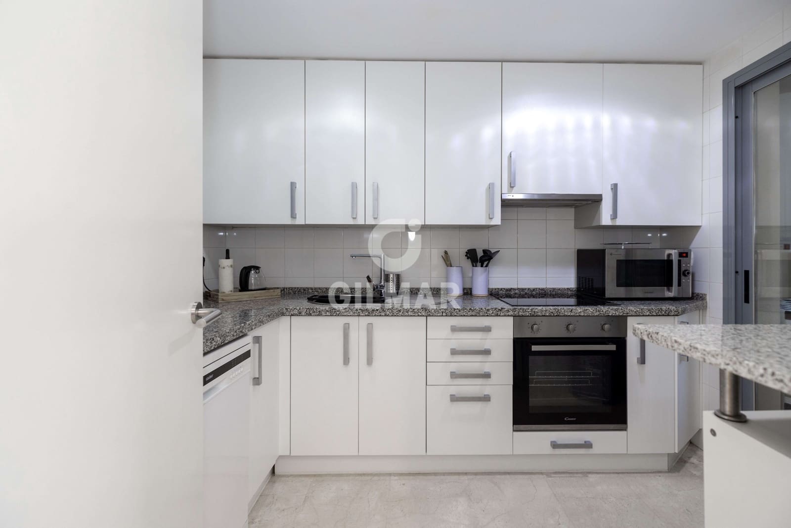 3 soveværelse Rækkehus til salg i Artola med swimmingpool garage - € 495.000 (Ref: 9402679)