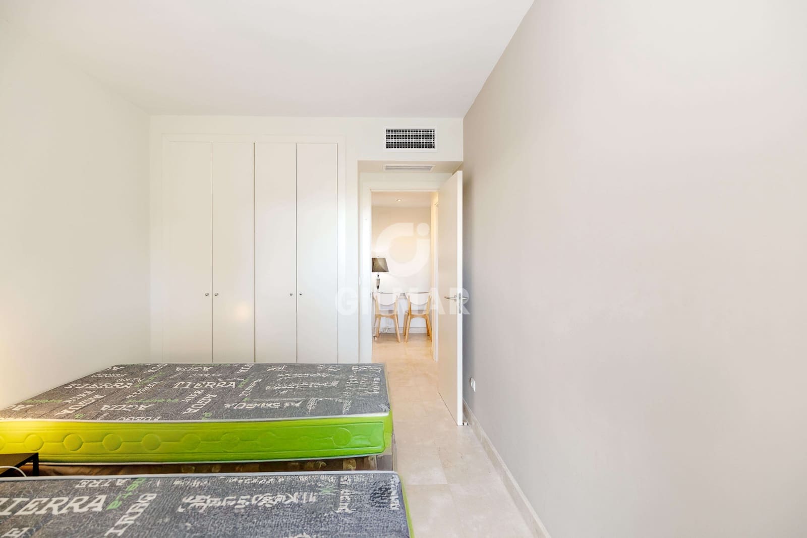 3 soveværelse Rækkehus til salg i Artola med swimmingpool garage - € 495.000 (Ref: 9402679)