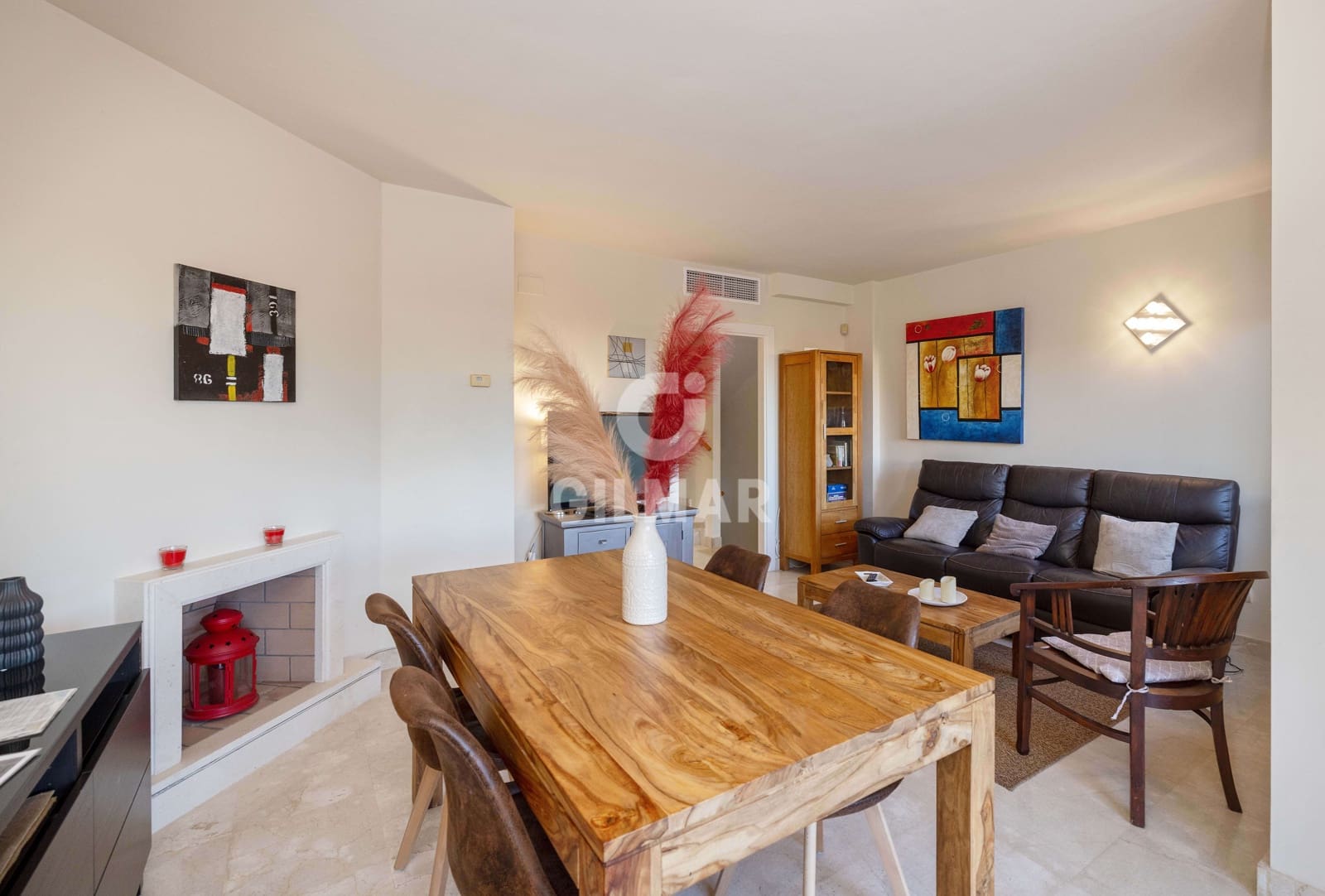 3 soveværelse Rækkehus til salg i Artola med swimmingpool garage - € 495.000 (Ref: 9402679)