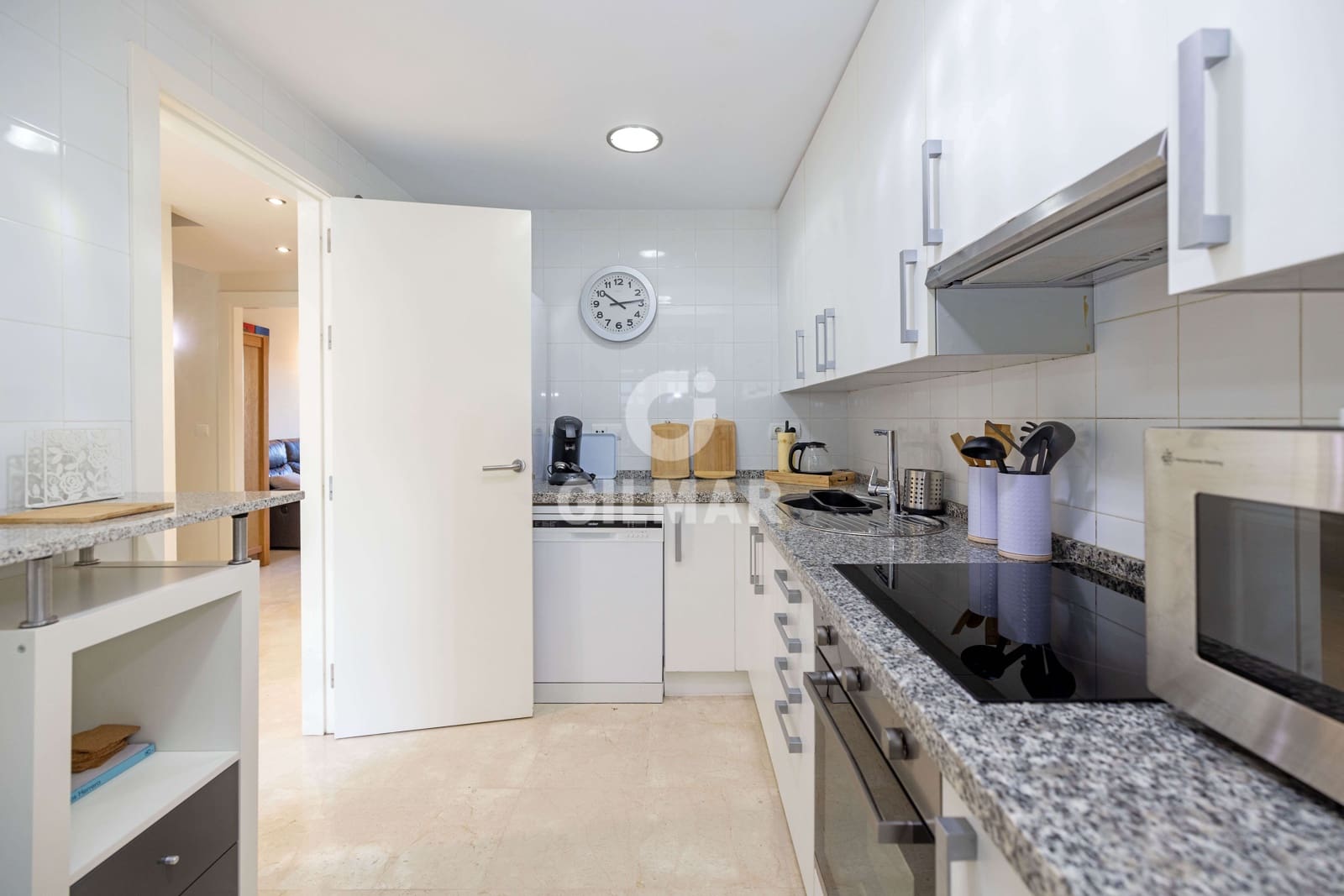 3 soveværelse Rækkehus til salg i Artola med swimmingpool garage - € 495.000 (Ref: 9402679)