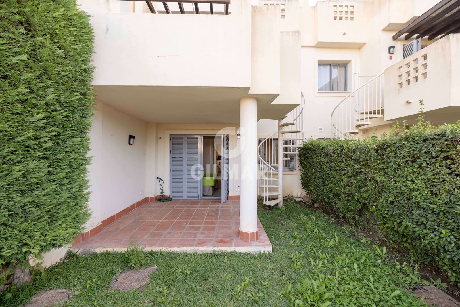 3 soveværelse Rækkehus til salg i Artola med swimmingpool garage - € 495.000 (Ref: 9402679)