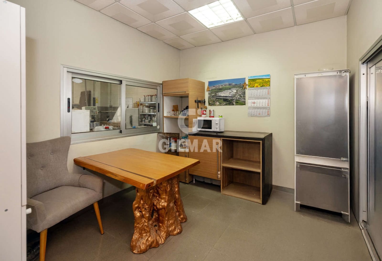 Kommersiell til salgs i Estepona - € 840 000 (Ref: 9402794)