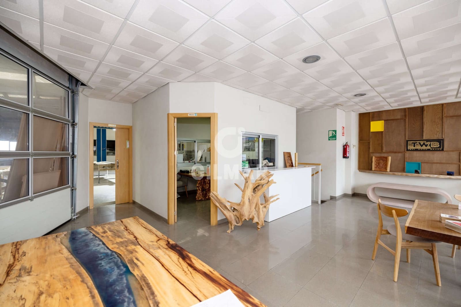 Kommersiell til salgs i Estepona - € 840 000 (Ref: 9402794)