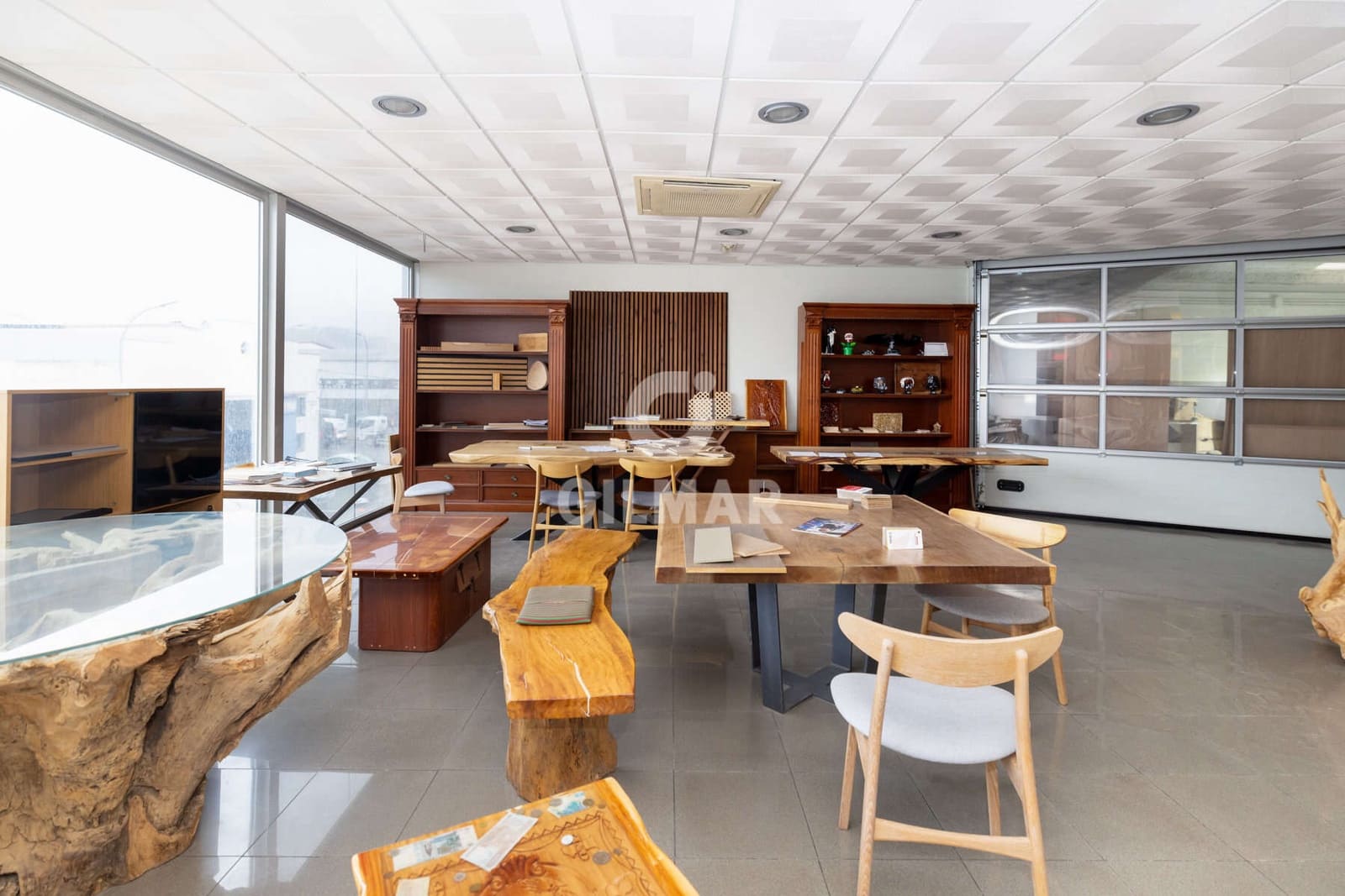 Kommersiell til salgs i Estepona - € 840 000 (Ref: 9402794)