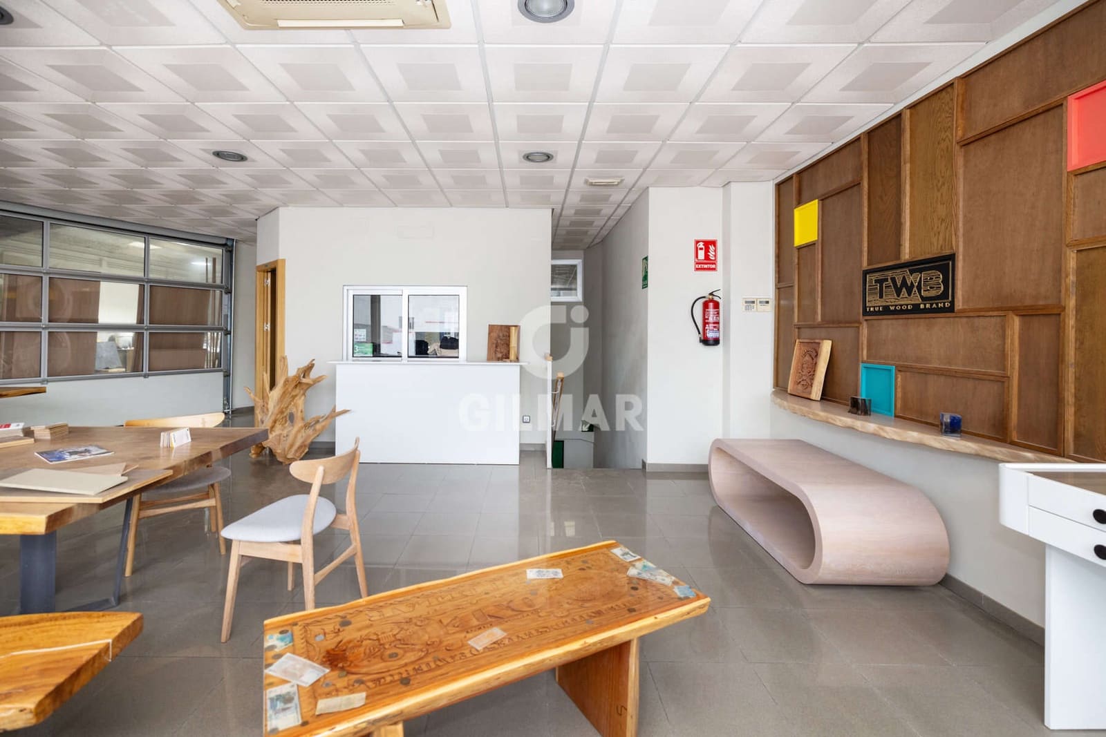 Kommersiell til salgs i Estepona - € 840 000 (Ref: 9402794)