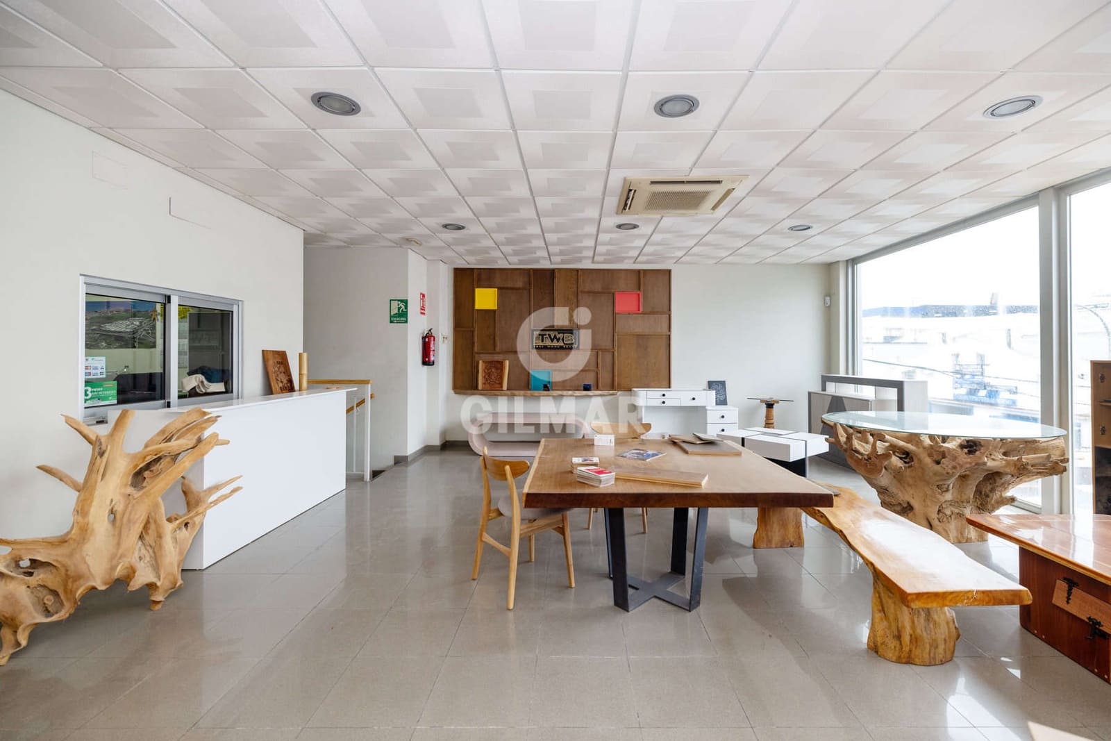 Kommersiell til salgs i Estepona - € 840 000 (Ref: 9402794)