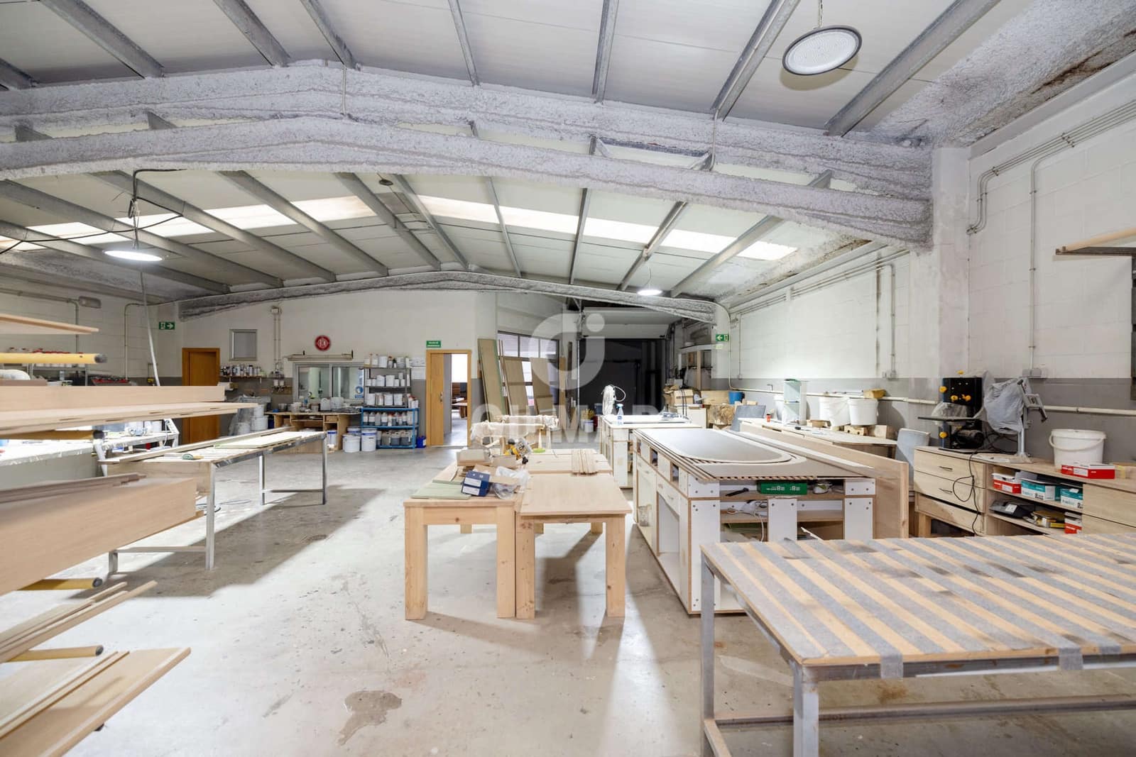 Kommersiell til salgs i Estepona - € 840 000 (Ref: 9402794)