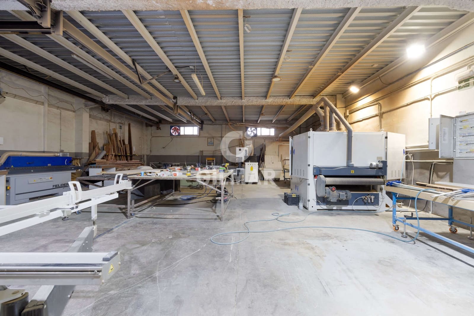 Kommersiell til salgs i Estepona - € 840 000 (Ref: 9402794)