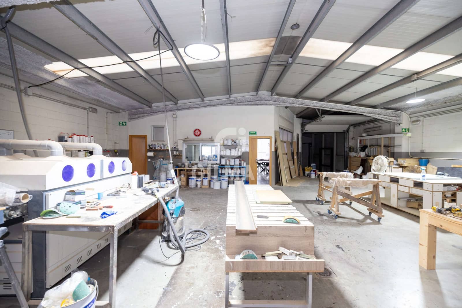 Kommersiell til salgs i Estepona - € 840 000 (Ref: 9402794)