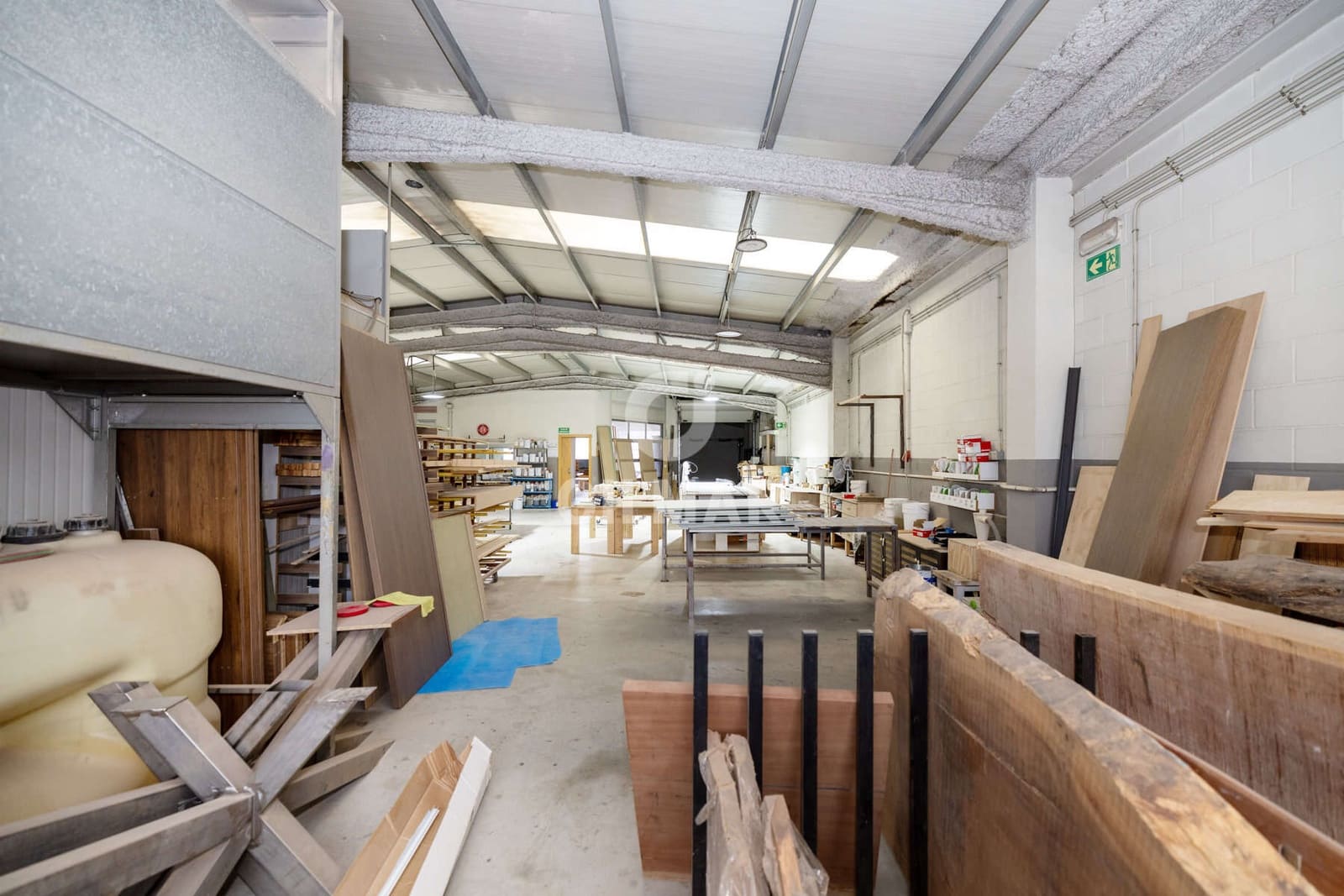 Kommersiell til salgs i Estepona - € 840 000 (Ref: 9402794)