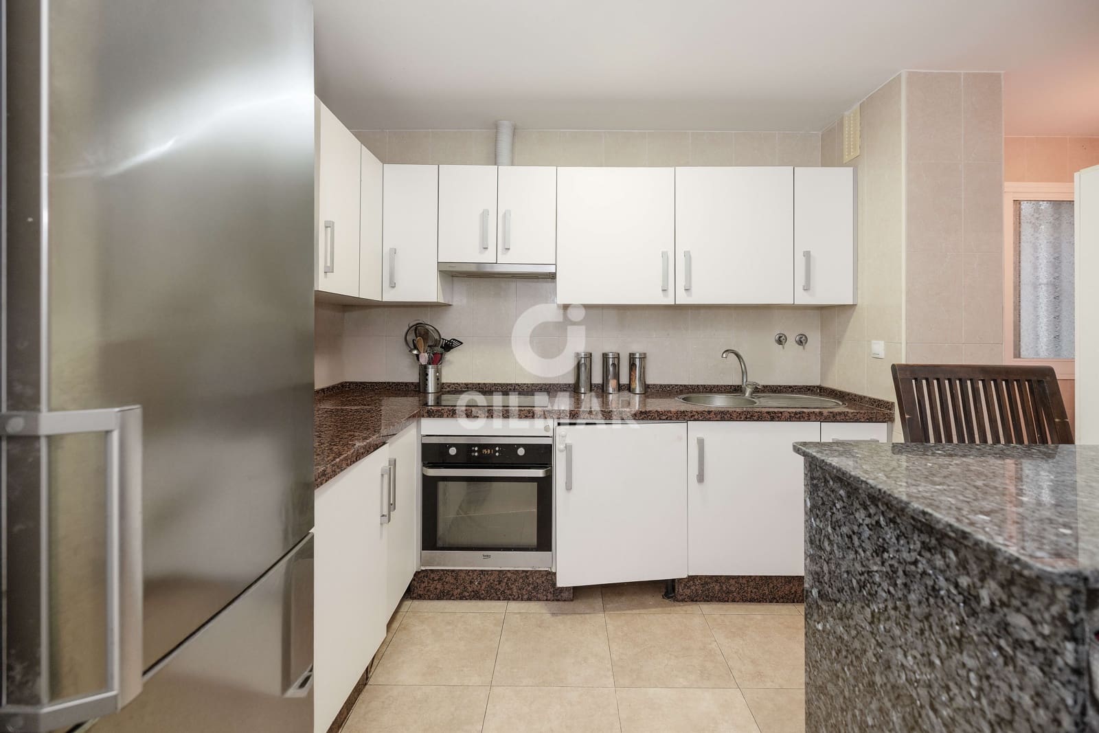 Ático de 3 habitaciones en Estepona en venta con piscina garaje - 425.000 € (Ref: 9409682)