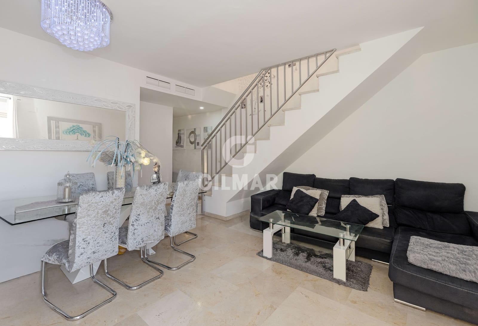 Ático de 3 habitaciones en Estepona en venta con piscina garaje - 425.000 € (Ref: 9409682)