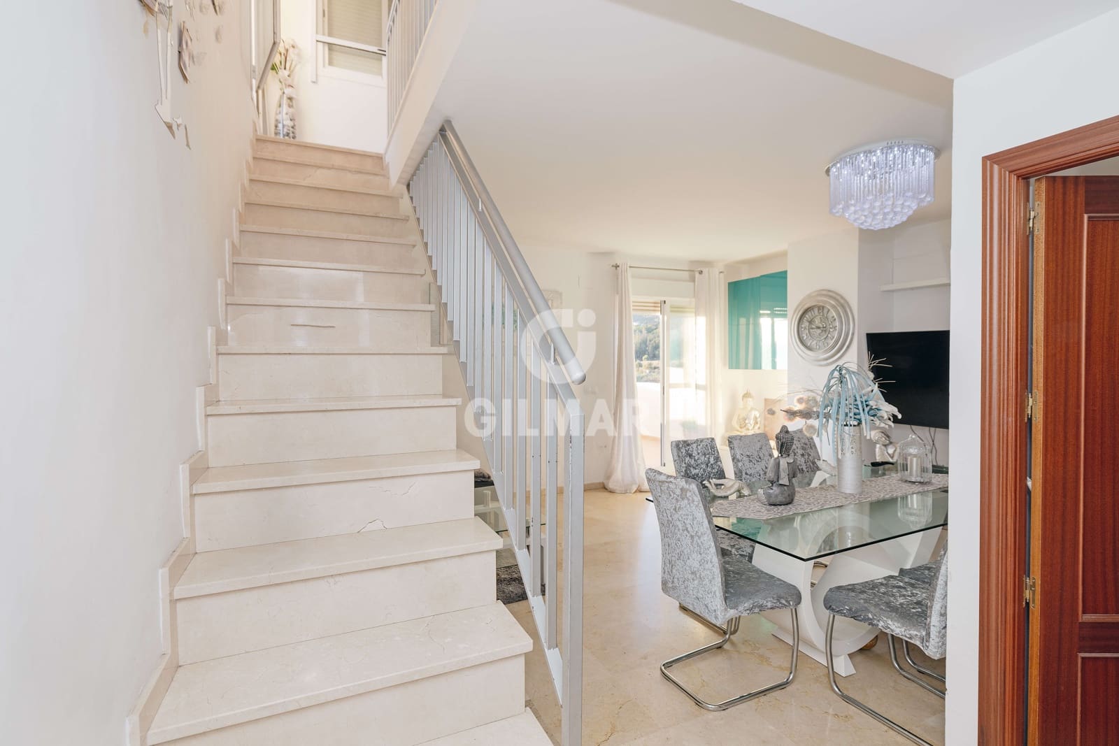 Ático de 3 habitaciones en Estepona en venta con piscina garaje - 425.000 € (Ref: 9409682)