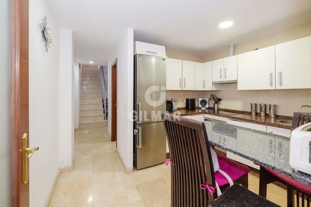 3 quarto Penthouse para venda em Centro, Estepona com piscina garagem - 425 000 € (Ref: 9409682)