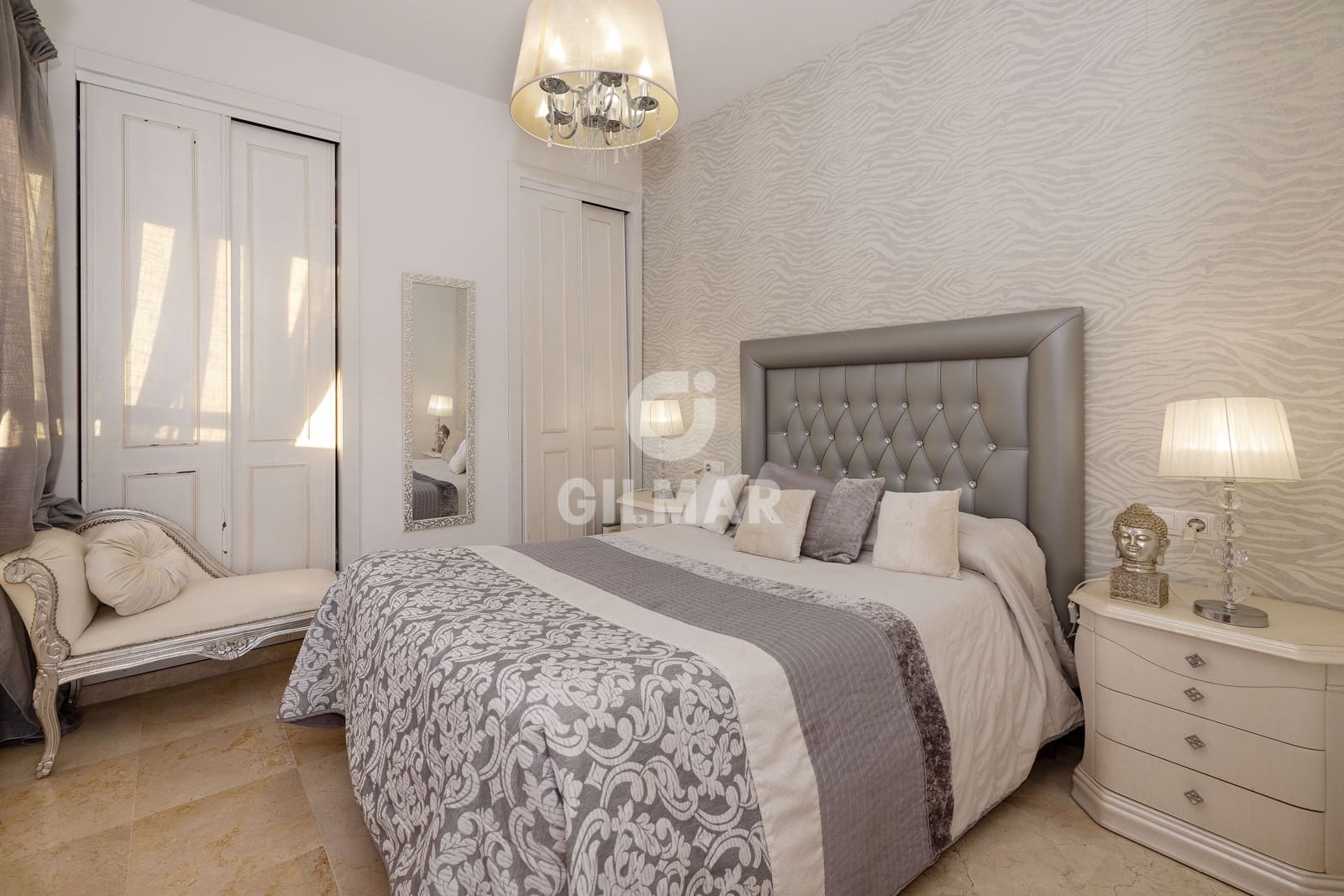 Ático de 3 habitaciones en Estepona en venta con piscina garaje - 425.000 € (Ref: 9409682)