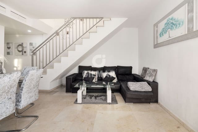 3 quarto Penthouse para venda em Centro, Estepona com piscina garagem - 425 000 € (Ref: 9409682)