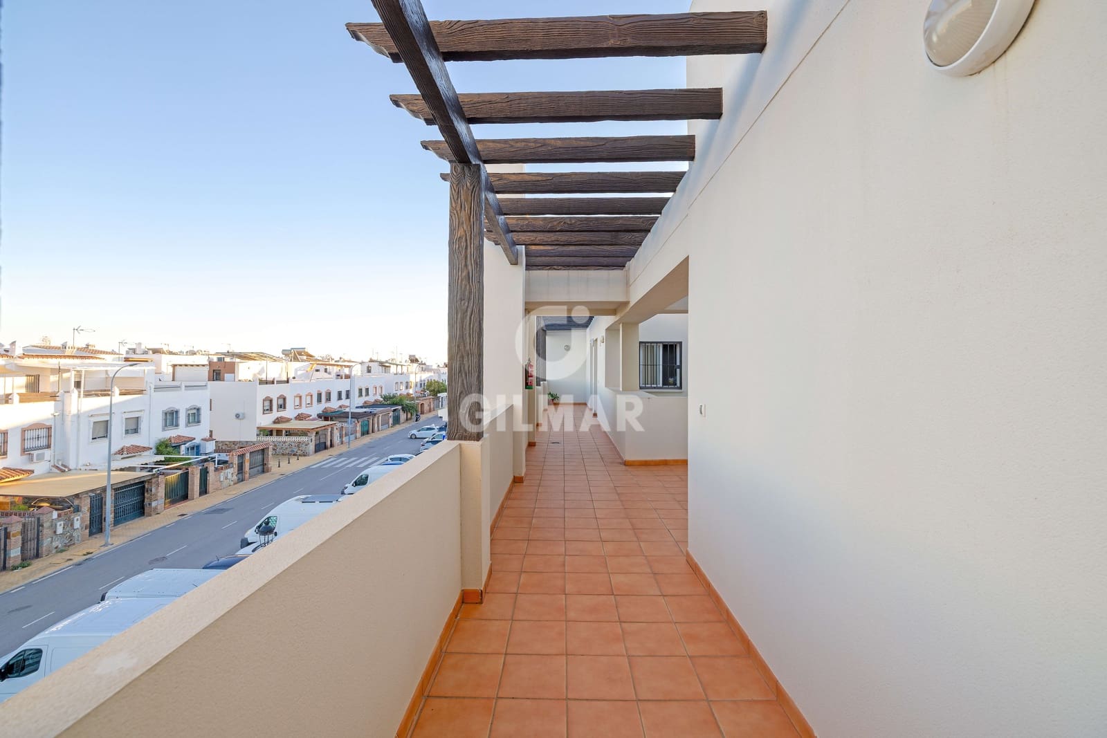 Ático de 3 habitaciones en Estepona en venta con piscina garaje - 425.000 € (Ref: 9409682)