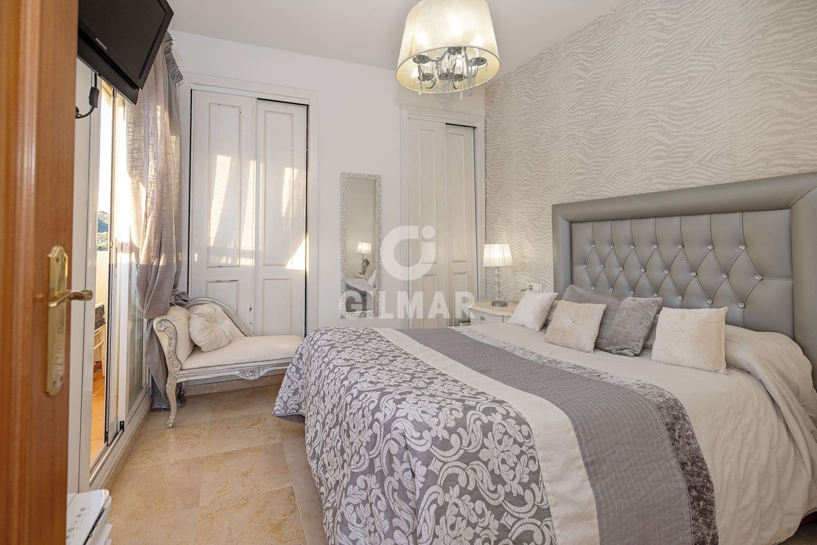 Ático de 3 habitaciones en Estepona en venta con piscina garaje - 425.000 € (Ref: 9409682)