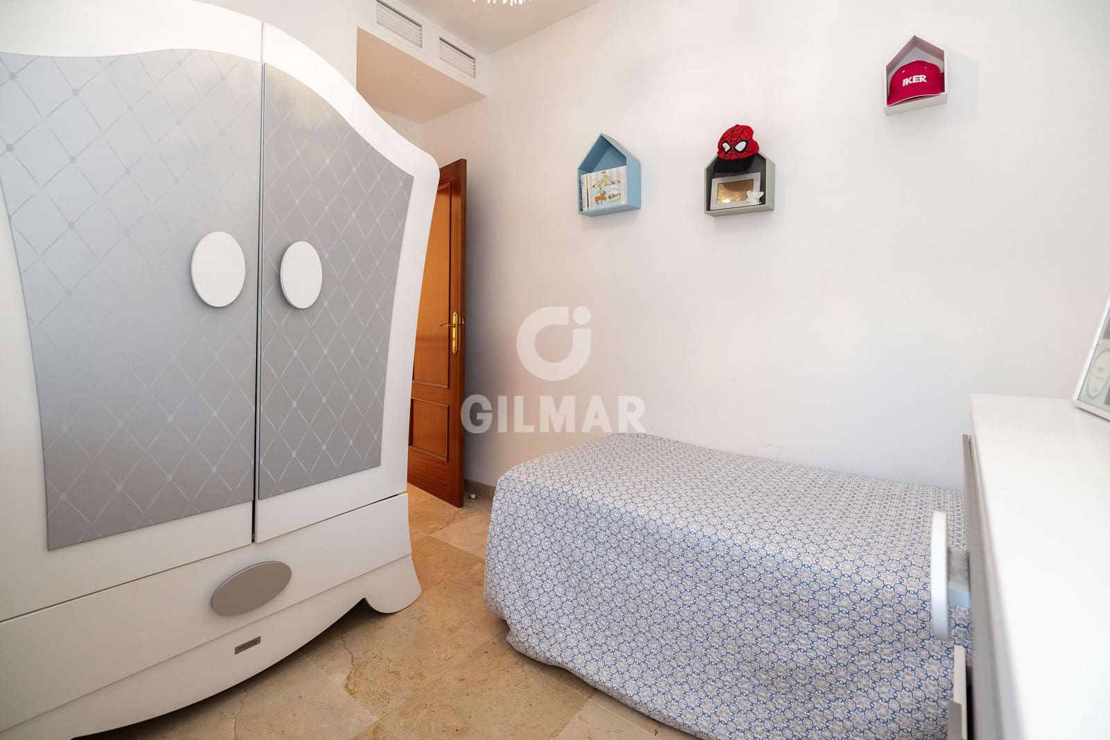 Ático de 3 habitaciones en Estepona en venta con piscina garaje - 425.000 € (Ref: 9409682)