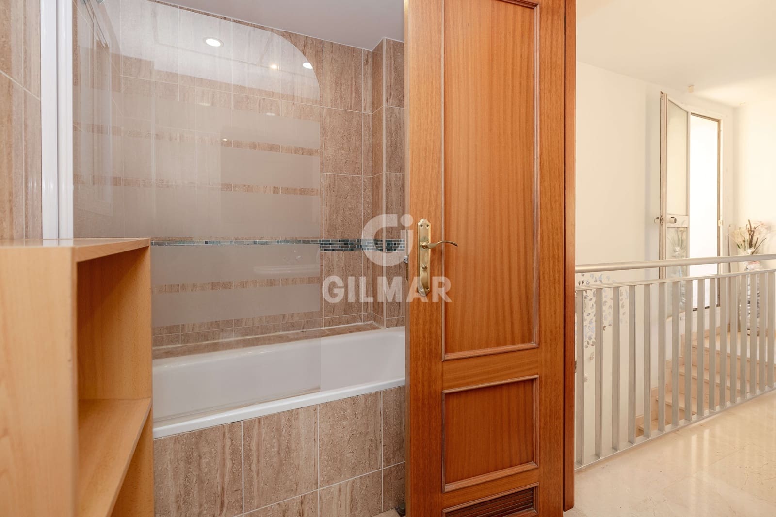 Ático de 3 habitaciones en Estepona en venta con piscina garaje - 425.000 € (Ref: 9409682)