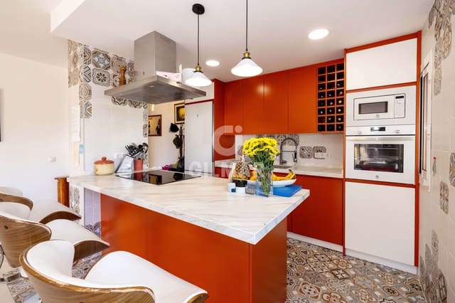 3 soverom Leilighet til salgs i Playa Bajadilla - Puertos, Marbella med svømmebasseng garasje - € 790 000 (Ref: 9410164)