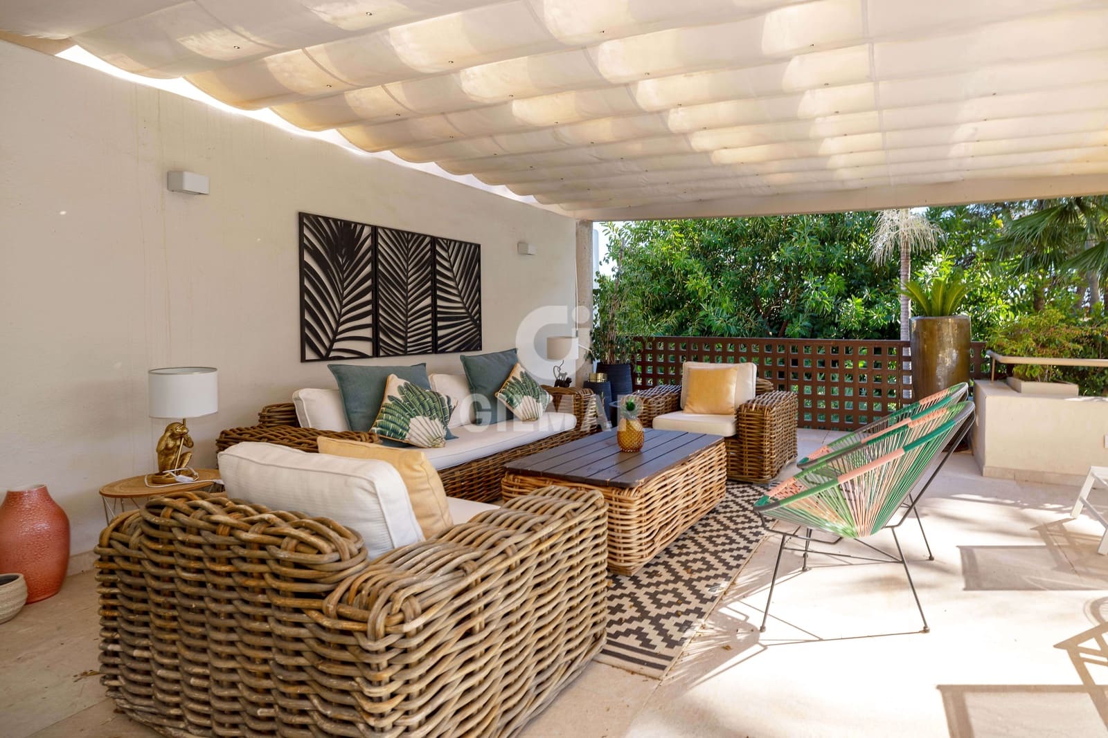 2 bedroom Flat for sale in Rio Real with pool garage - € 860,000 (Ref: 9412744)