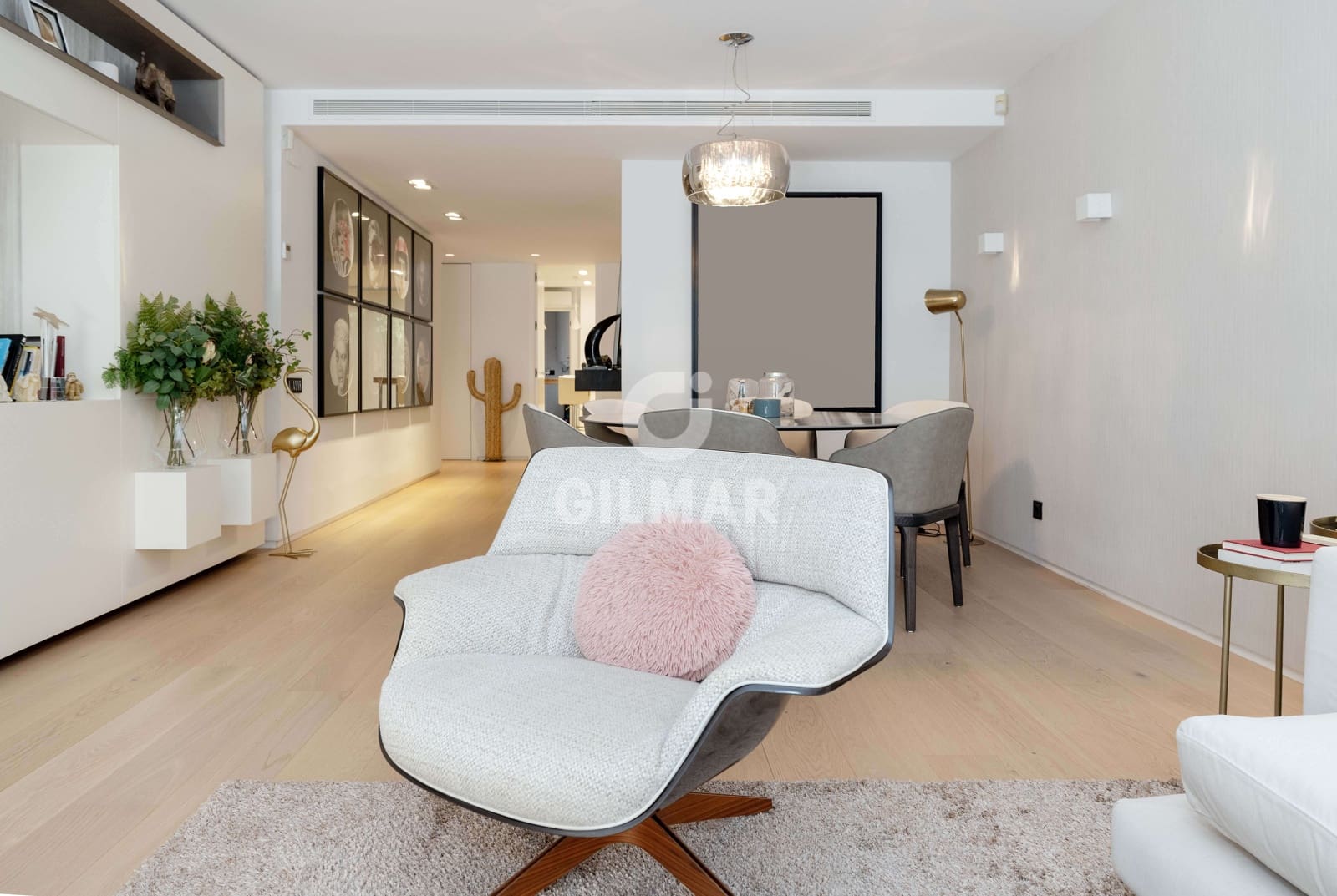 2 bedroom Flat for sale in Rio Real with pool garage - € 860,000 (Ref: 9412744)