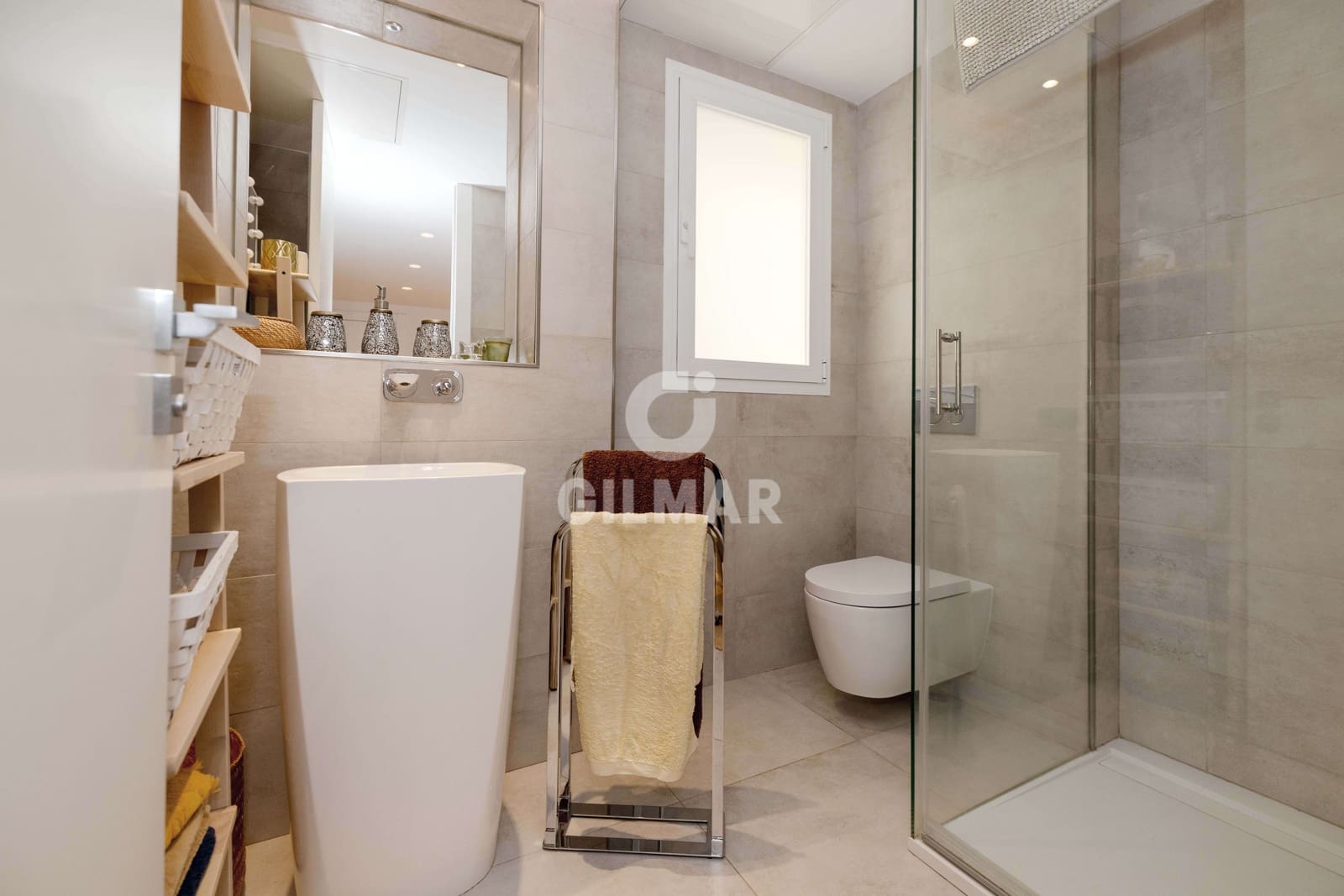 2 bedroom Flat for sale in Rio Real with pool garage - € 860,000 (Ref: 9412744)