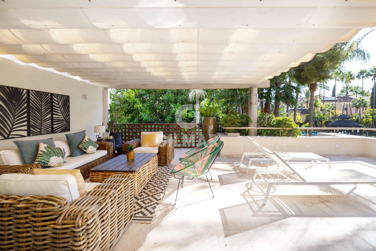 2 bedroom Flat for sale in Rio Real with pool garage - € 860,000 (Ref: 9412744)