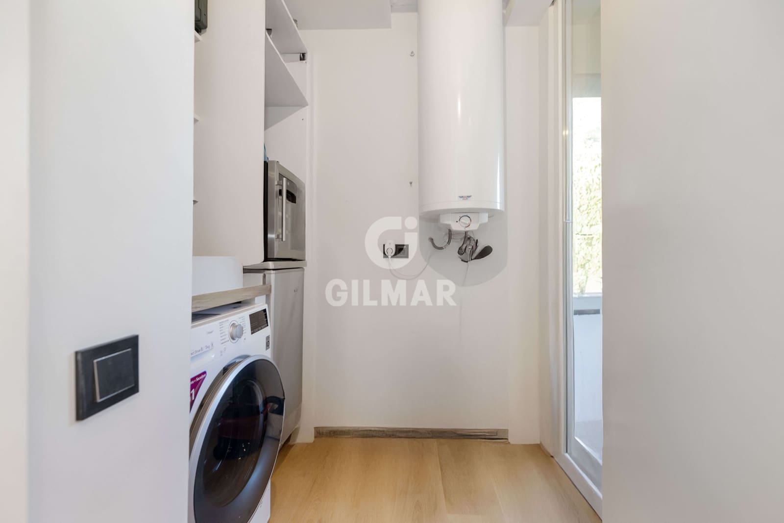 2 bedroom Flat for sale in Rio Real with pool garage - € 860,000 (Ref: 9412744)