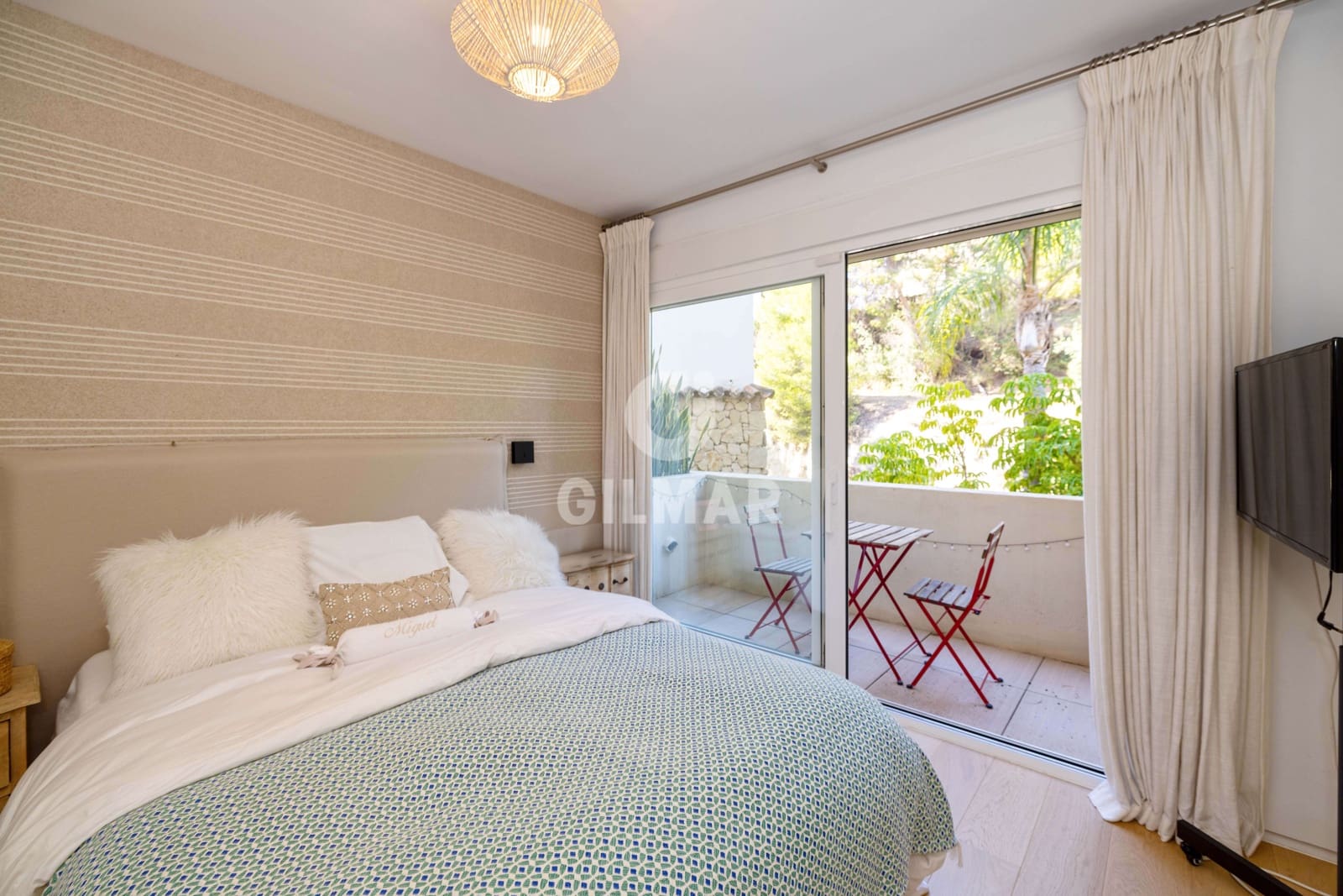 2 bedroom Flat for sale in Rio Real with pool garage - € 860,000 (Ref: 9412744)