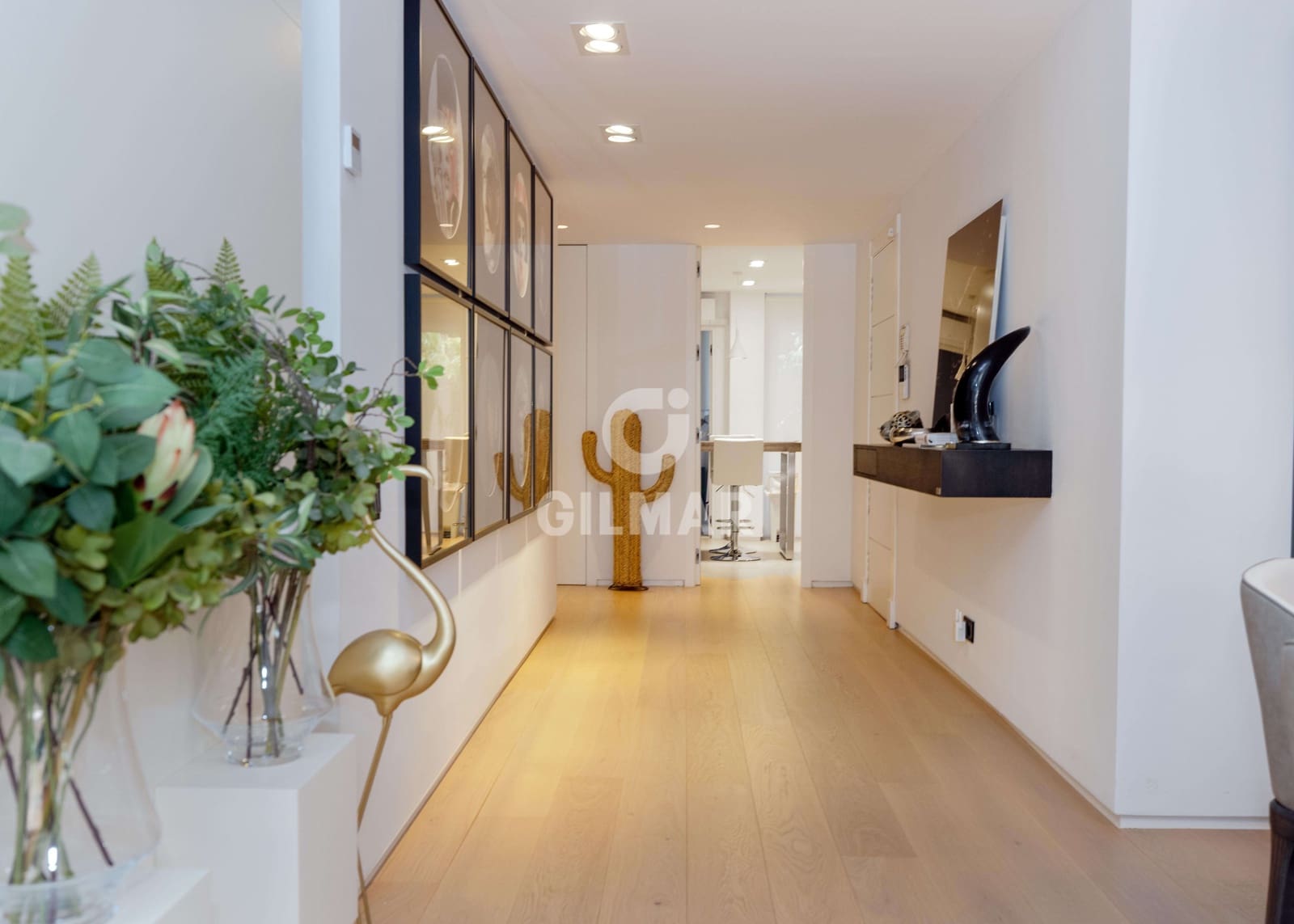 2 bedroom Flat for sale in Rio Real with pool garage - € 860,000 (Ref: 9412744)