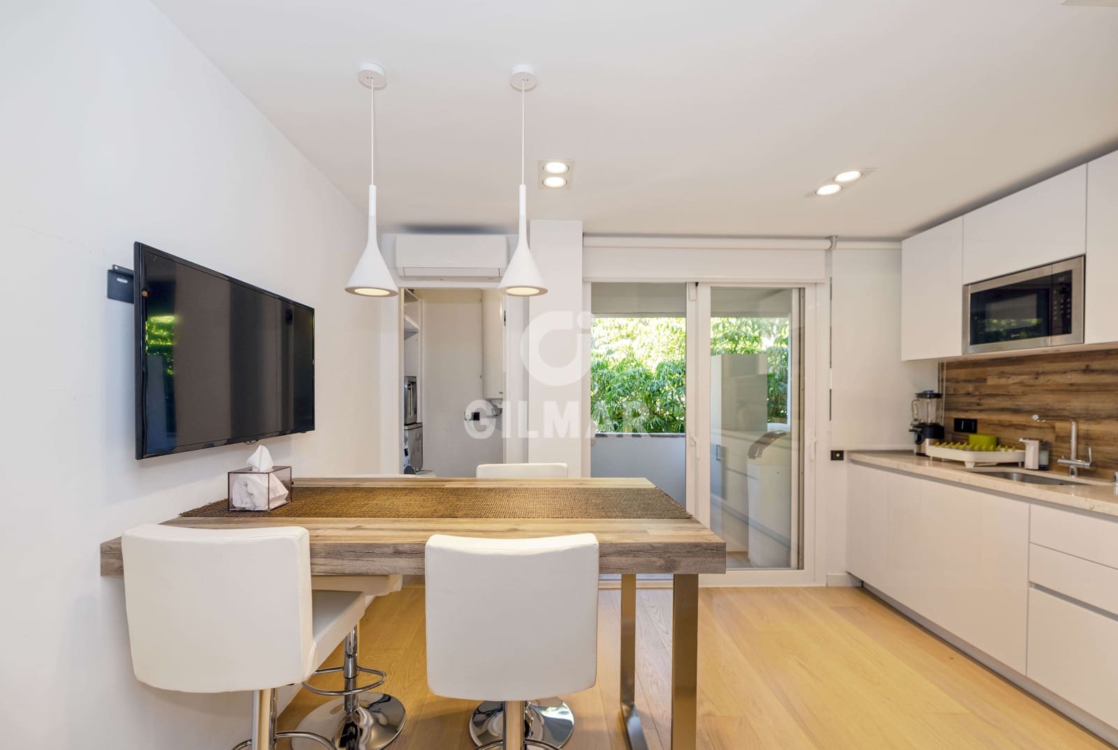 2 bedroom Flat for sale in Rio Real with pool garage - € 860,000 (Ref: 9412744)