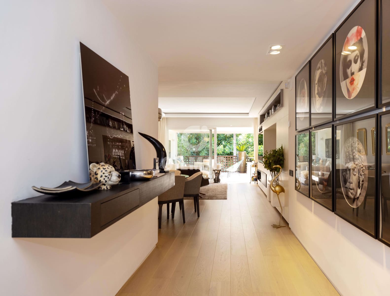 2 bedroom Flat for sale in Rio Real with pool garage - € 860,000 (Ref: 9412744)