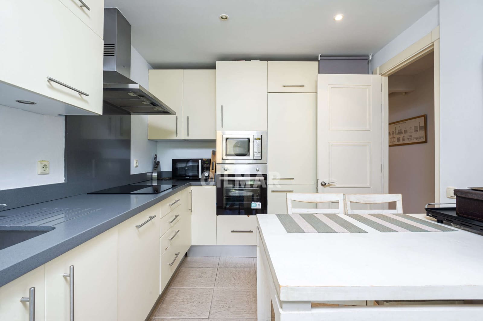 3 bedroom Flat for sale in Rio Real with pool garage - € 699,000 (Ref: 9412849)