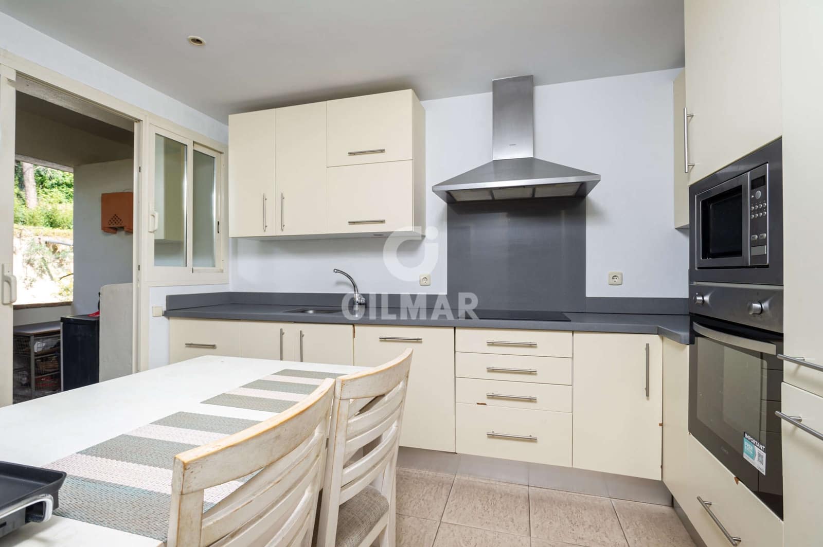 3 bedroom Flat for sale in Rio Real with pool garage - € 699,000 (Ref: 9412849)