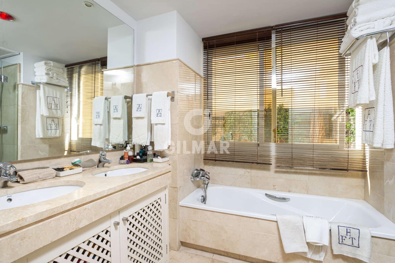 3 bedroom Flat for sale in Rio Real with pool garage - € 699,000 (Ref: 9412849)