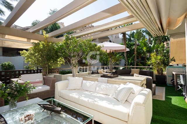 3 makuuhuone Asunto myytävänä paikassa Río Real, Marbella mukana uima-altaan 
autotalli - 699 000 € (Ref: 9412849)