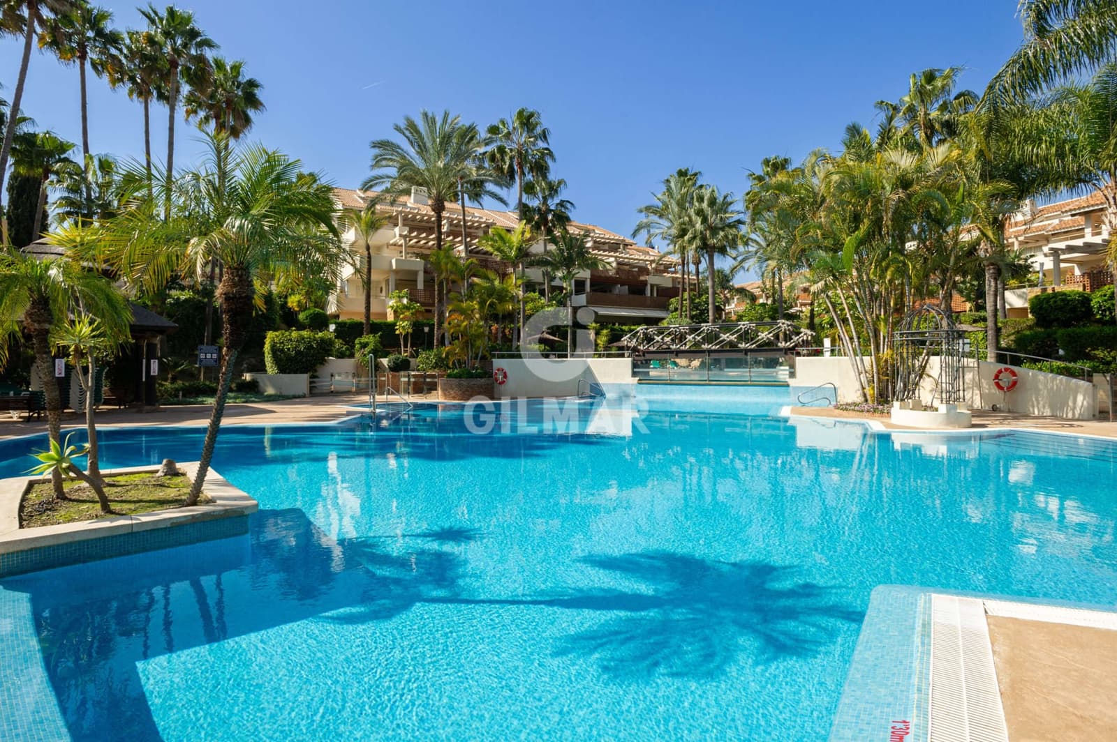 3 bedroom Flat for sale in Rio Real with pool garage - € 699,000 (Ref: 9412849)