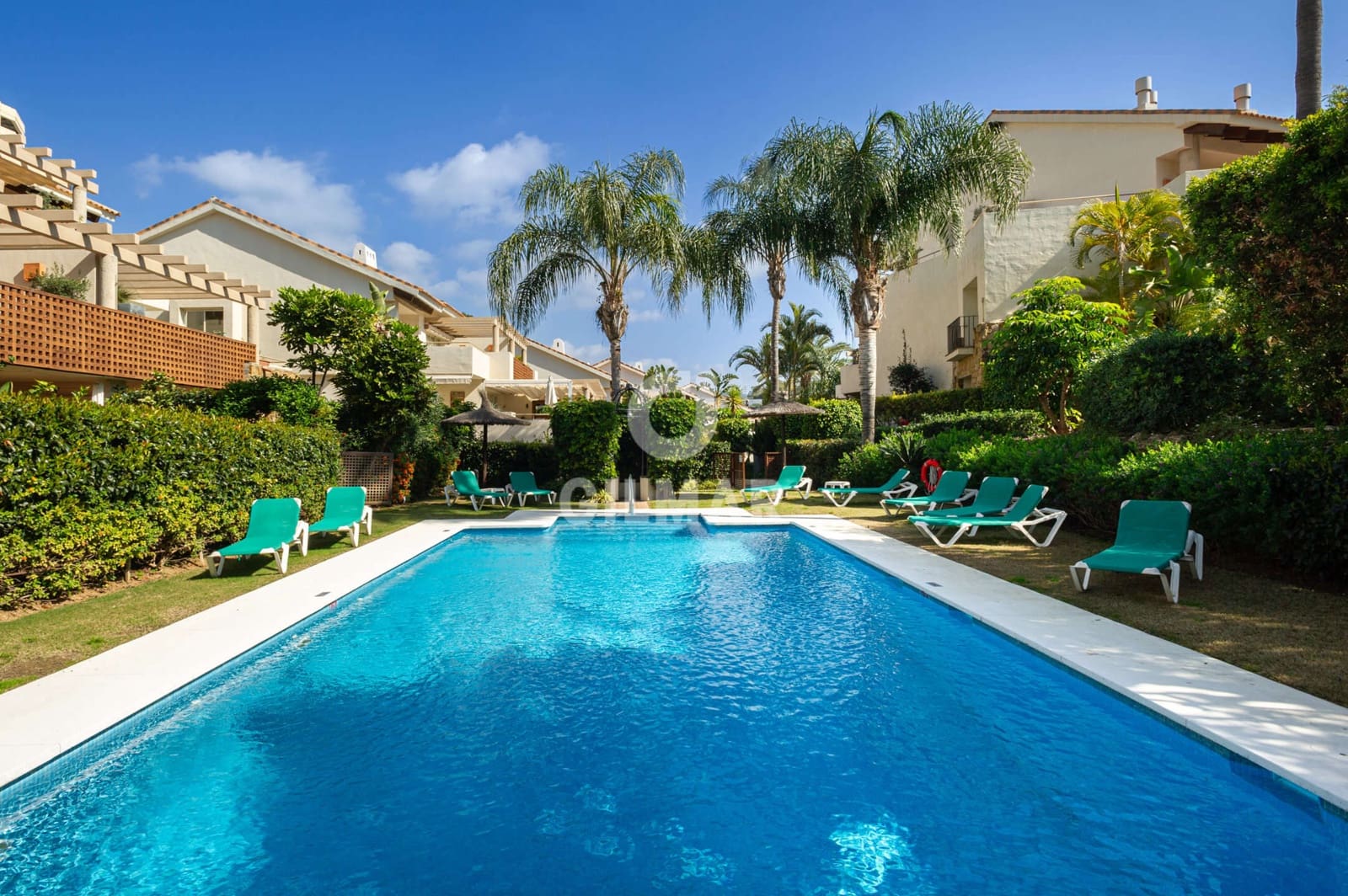 3 bedroom Flat for sale in Rio Real with pool garage - € 699,000 (Ref: 9412849)