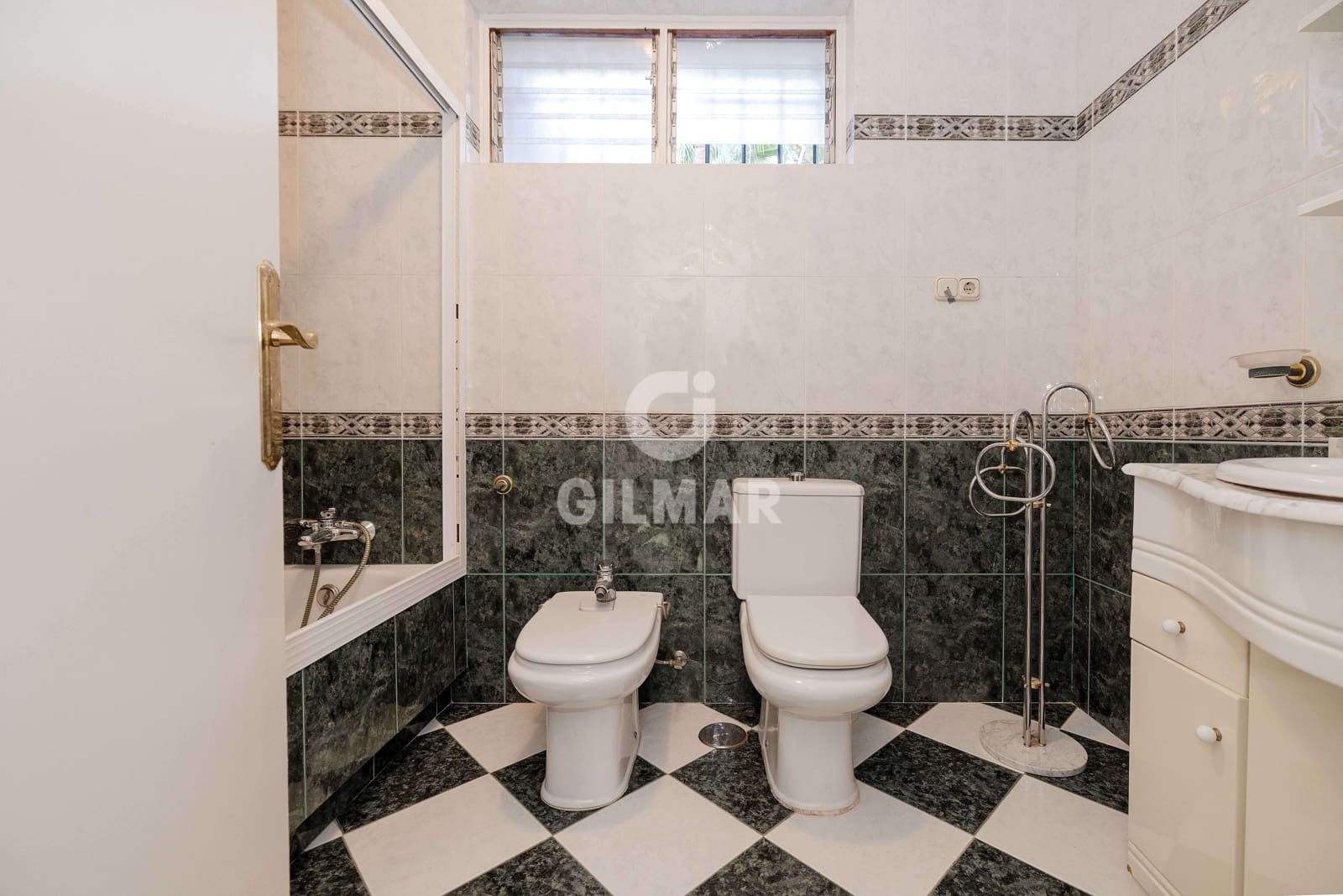 6 chambre Villa/Maison à vendre à Malaga ville avec garage - 890 000 € (Ref: 9412852)