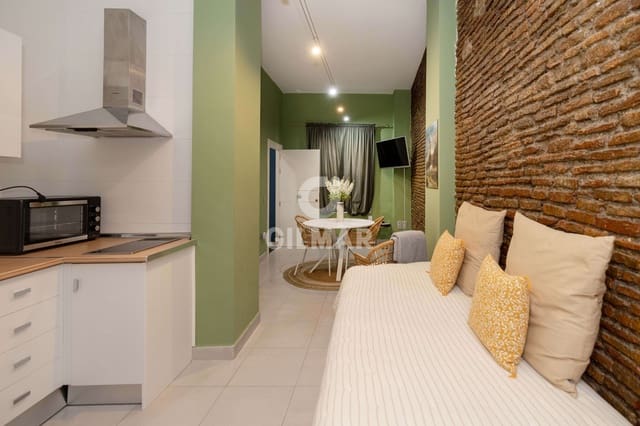 4 soverom Villa til salgs i Lagunillas, Málaga by med garasje - € 670 000 (Ref: 9412855)