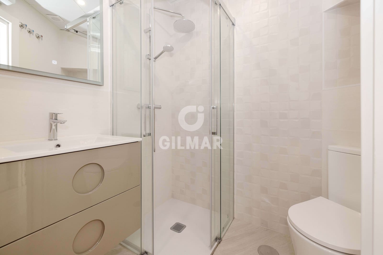 3 slaapkamer Flat te koop in Malaga stad - € 283.000 (Ref: 9413003)