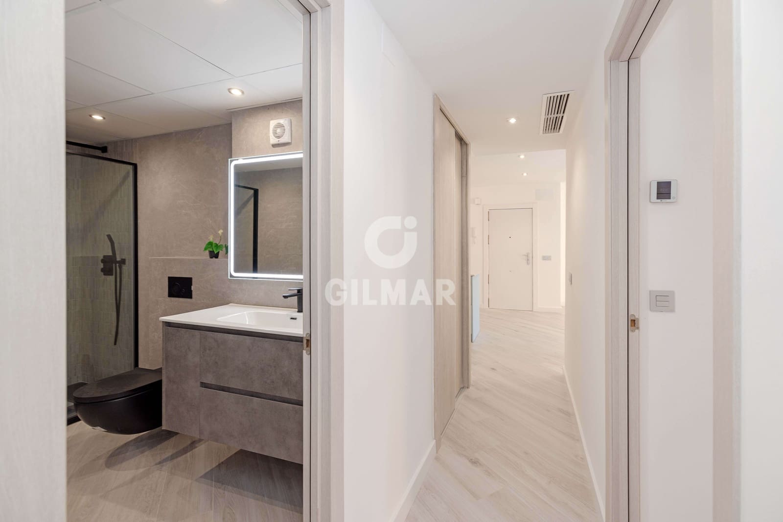 3 bedroom Flat for sale in Malaga city with garage - € 830,000 (Ref: 9413004)