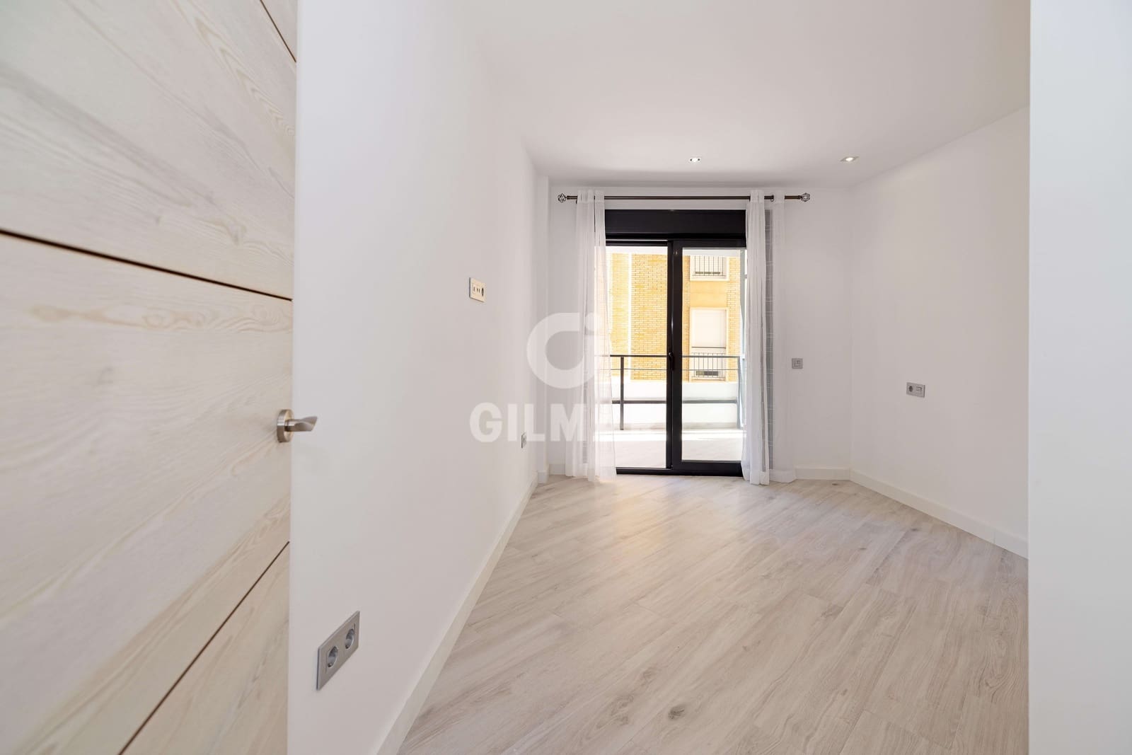 3 bedroom Flat for sale in Malaga city with garage - € 830,000 (Ref: 9413004)