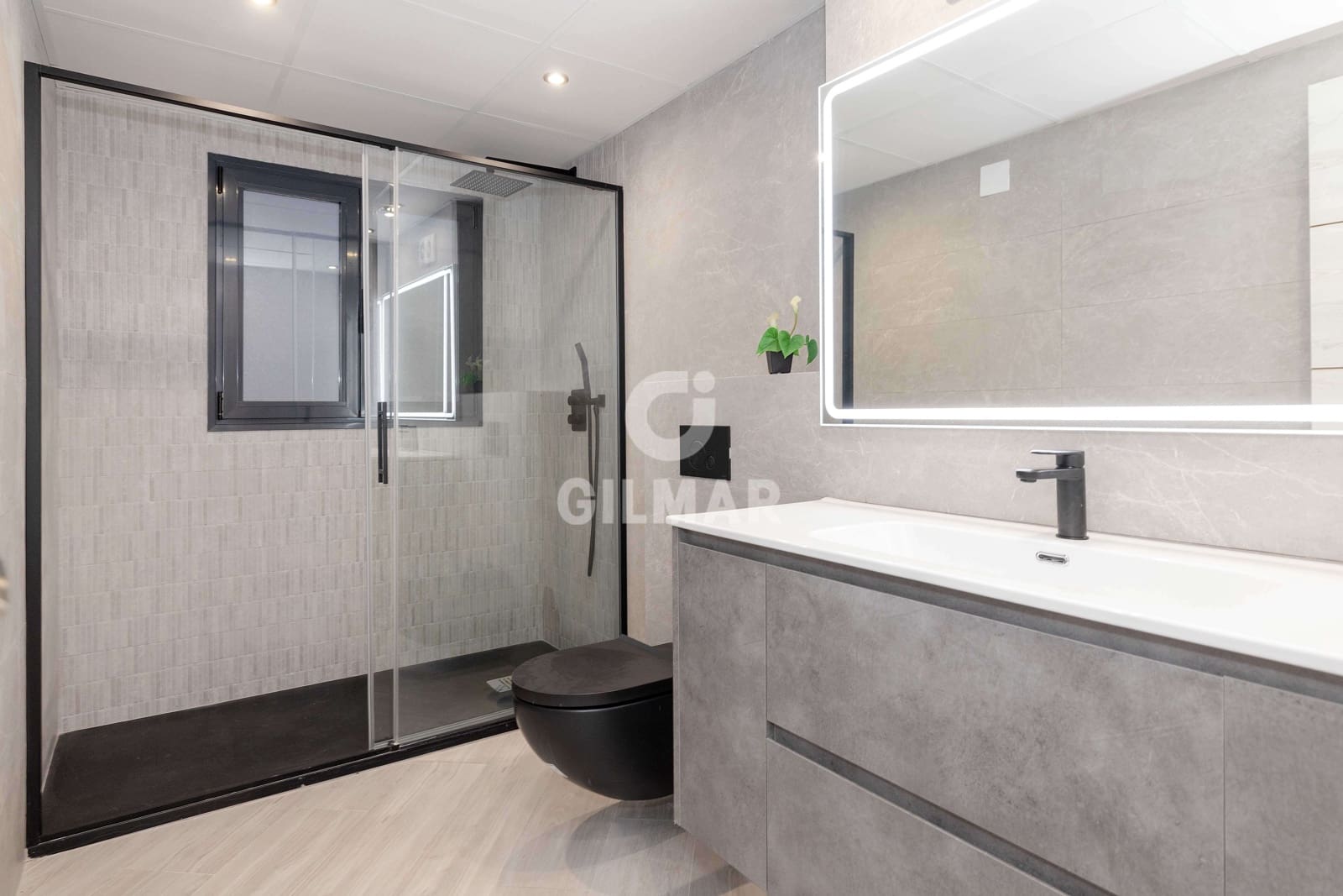 3 bedroom Flat for sale in Malaga city with garage - € 830,000 (Ref: 9413004)